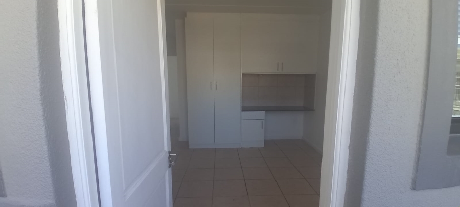1 Bedroom Property for Sale in Maitland Western Cape